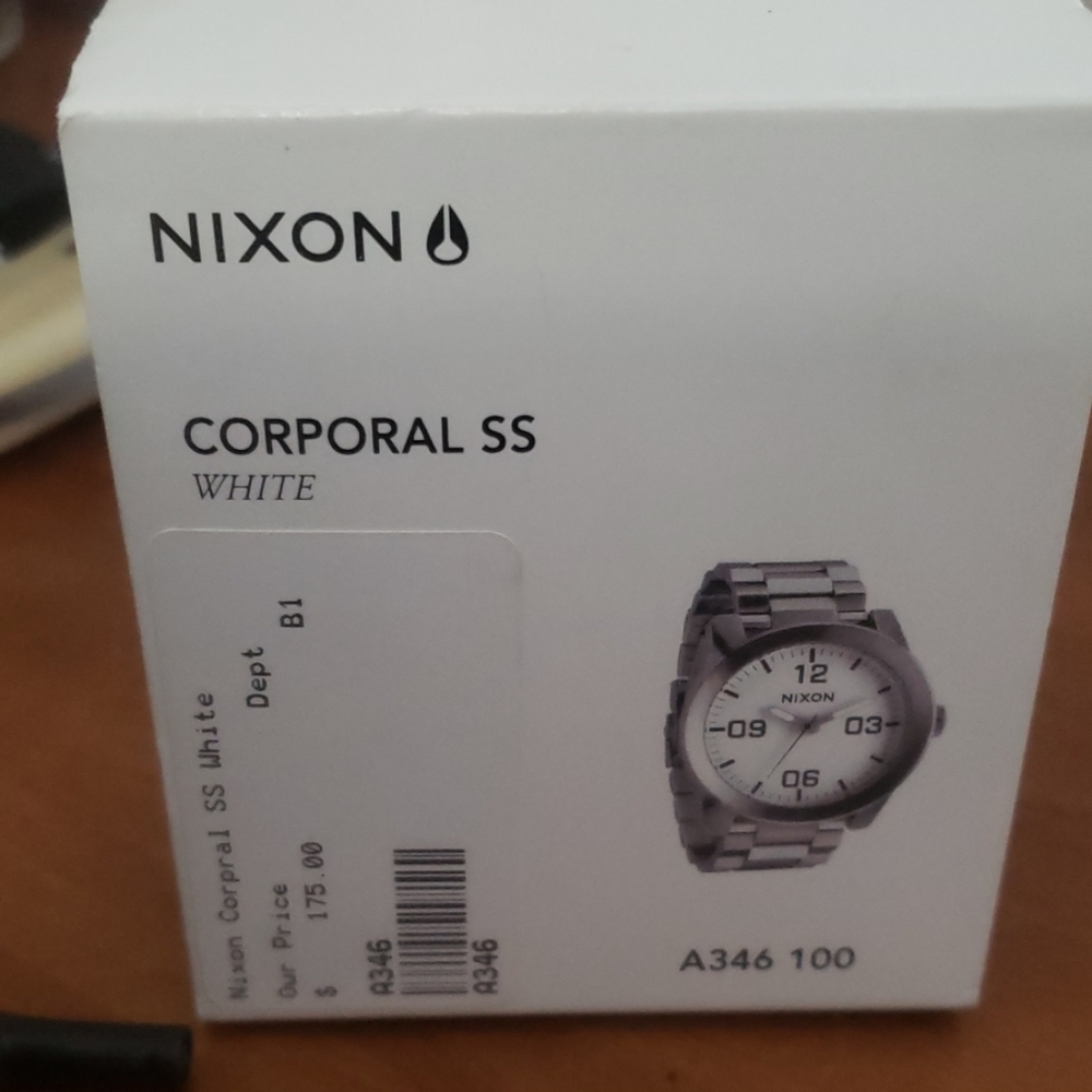 COPY - Nixon Corporal SS white